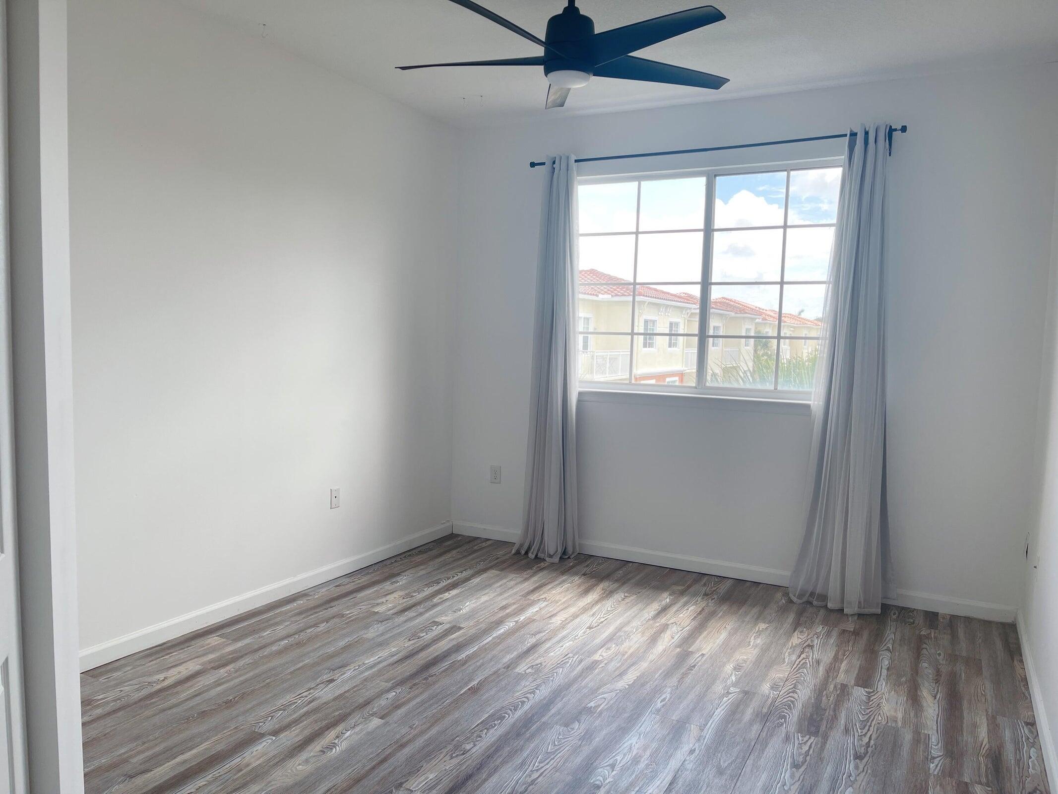 MEZZANO CONDO - Residential Lease