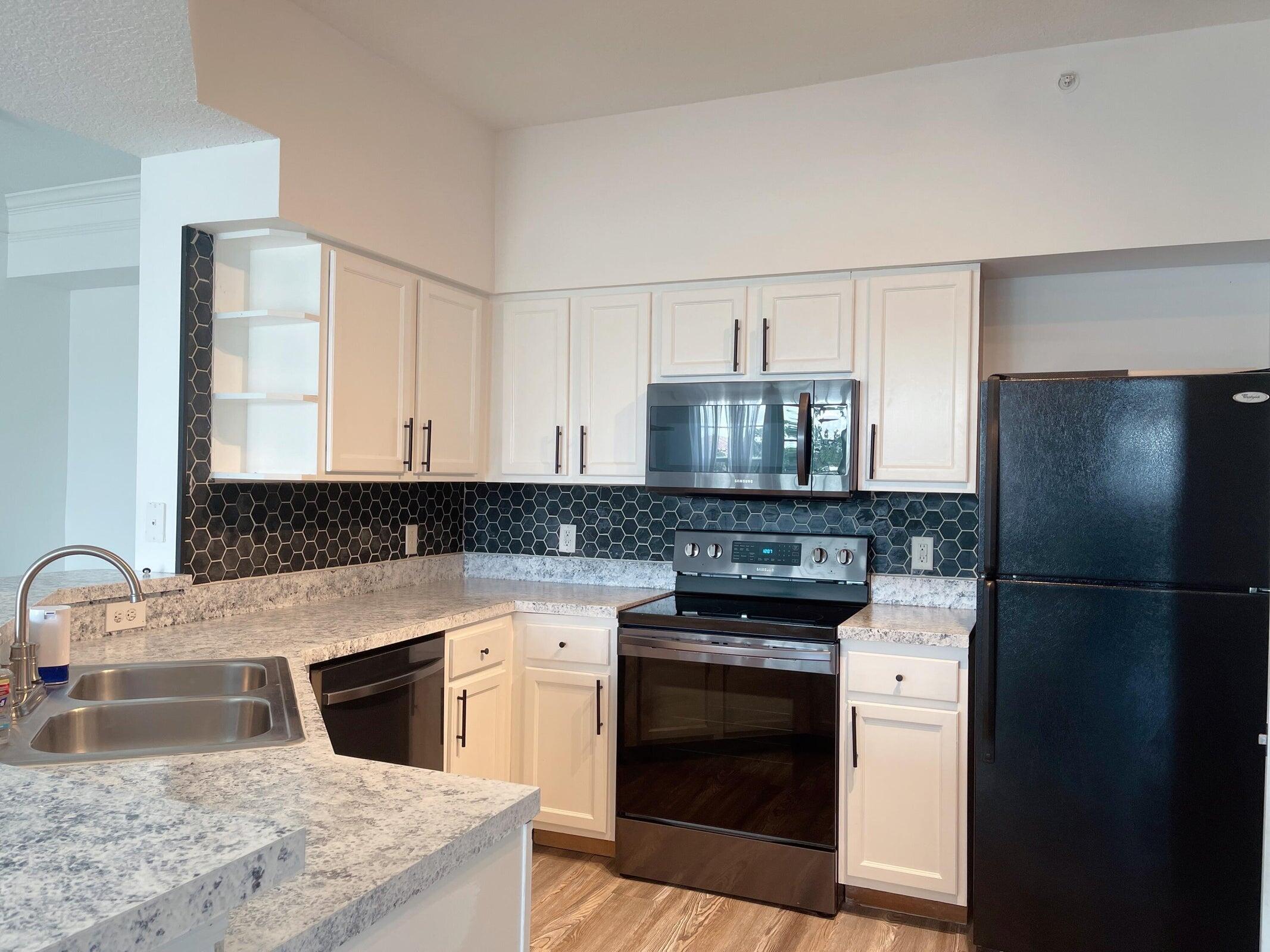 MEZZANO CONDO - Residential Lease