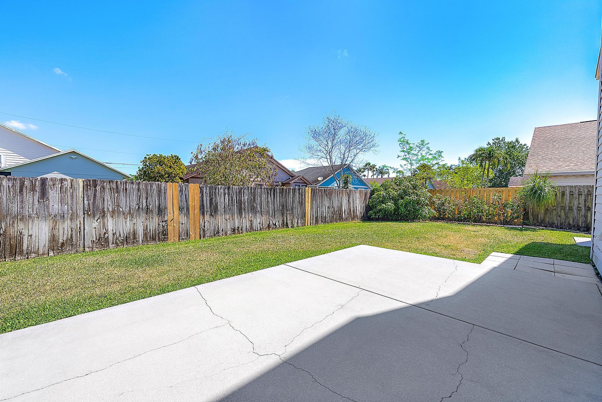 NORTH PALM BEACH HEIGHTS SEC 3 - Residential