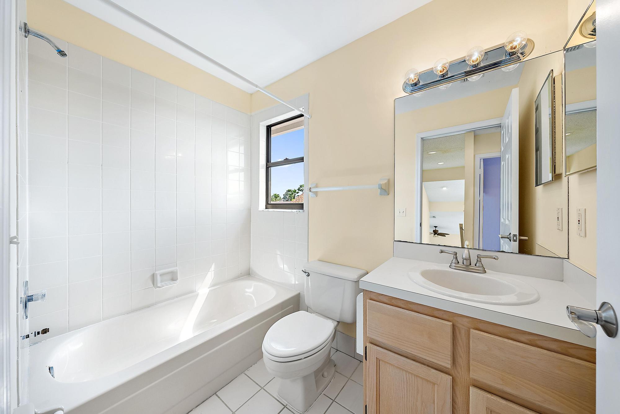 NORTH PALM BEACH HEIGHTS SEC 3 - Residential