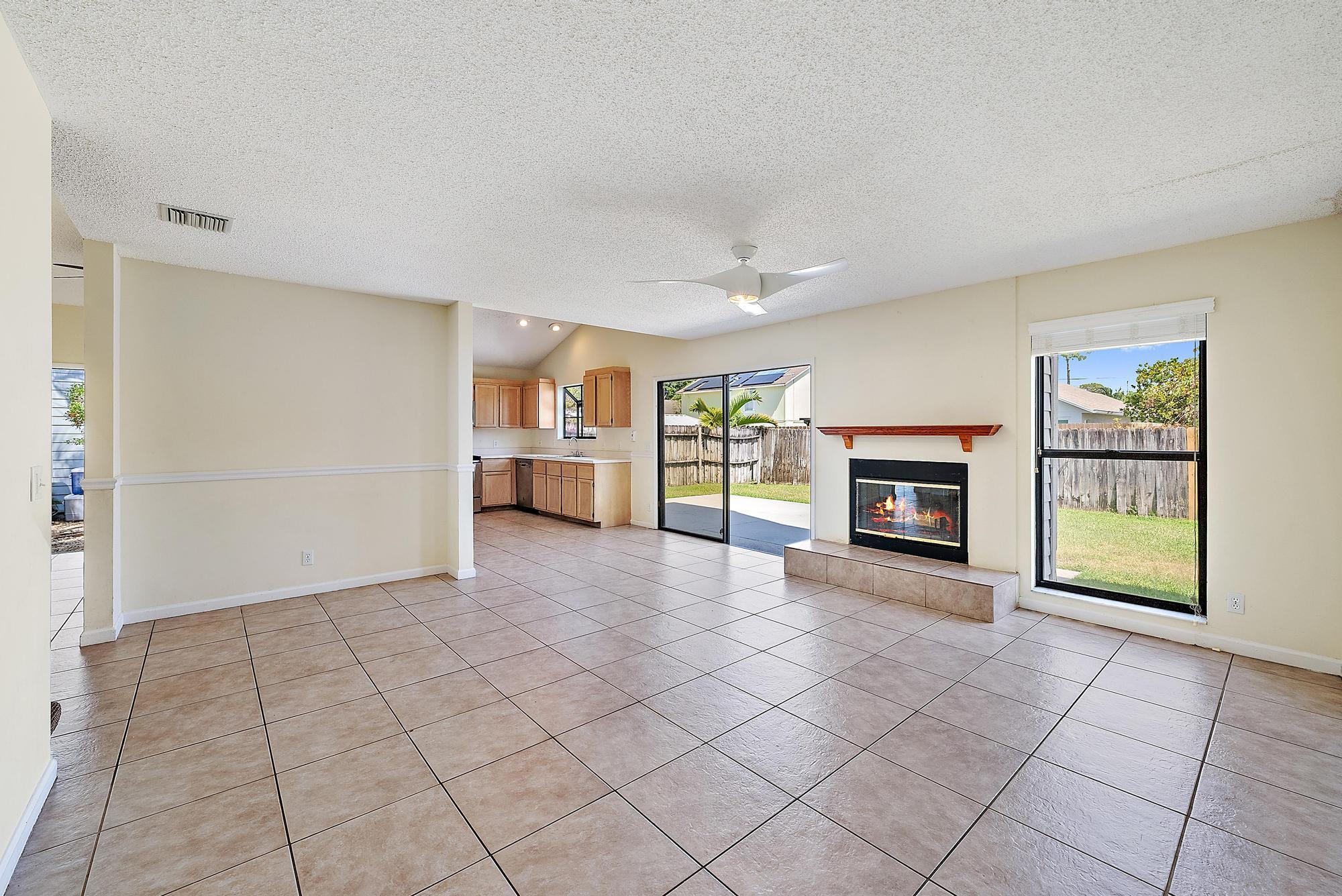 NORTH PALM BEACH HEIGHTS SEC 3 - Residential