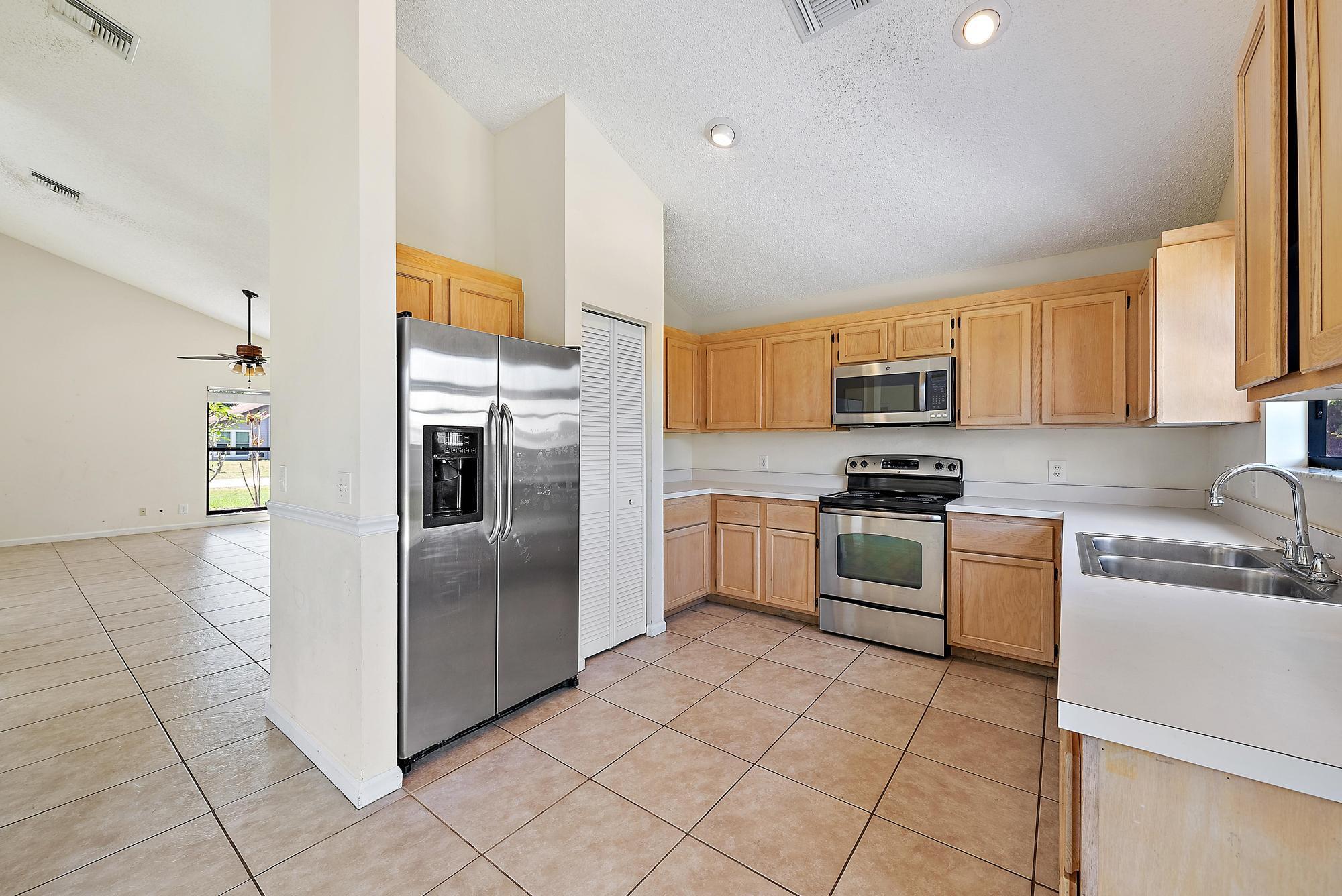 NORTH PALM BEACH HEIGHTS SEC 3 - Residential