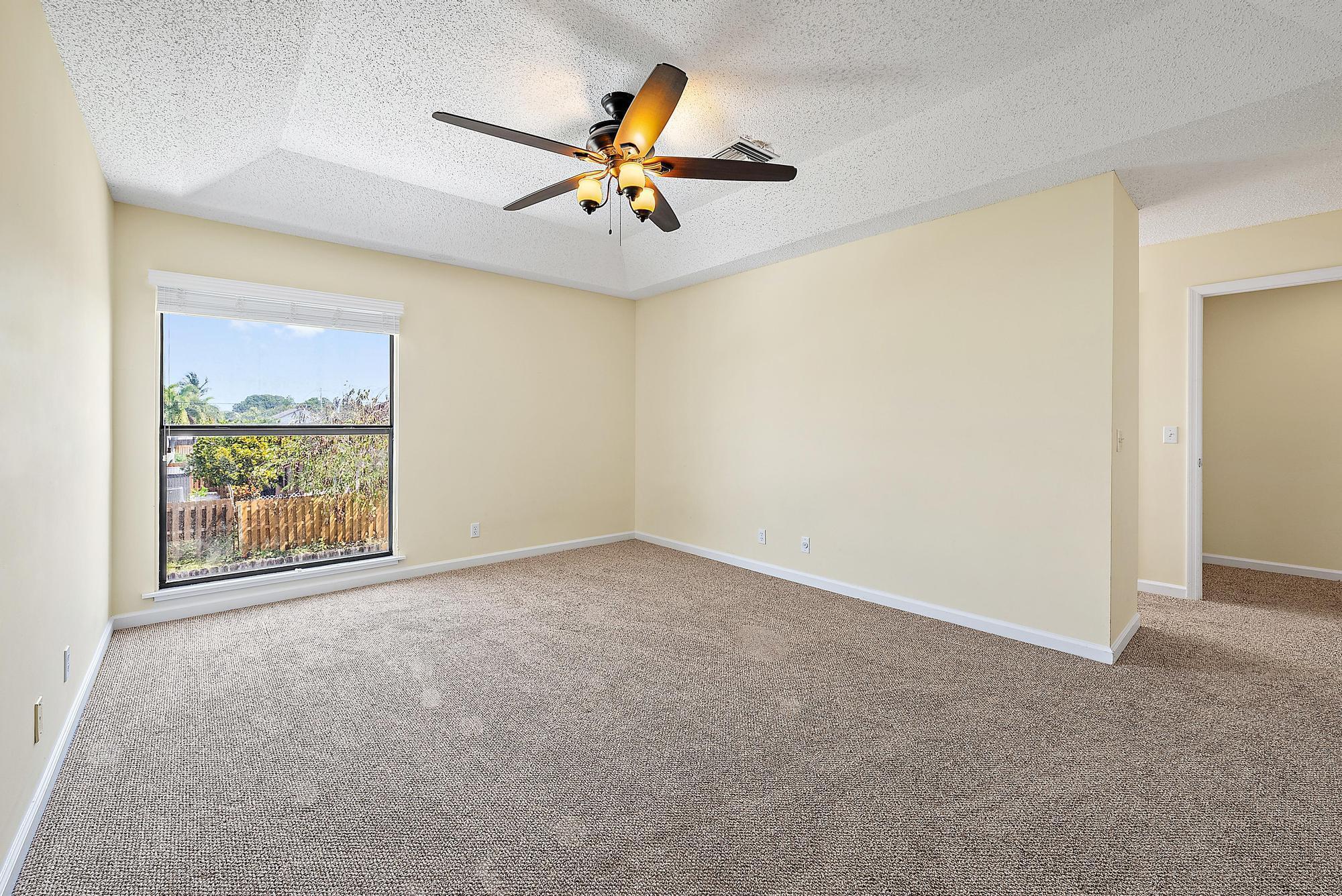 NORTH PALM BEACH HEIGHTS SEC 3 - Residential