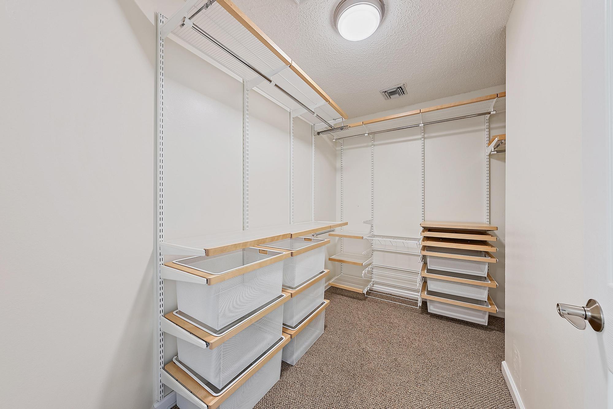 NORTH PALM BEACH HEIGHTS SEC 3 - Residential