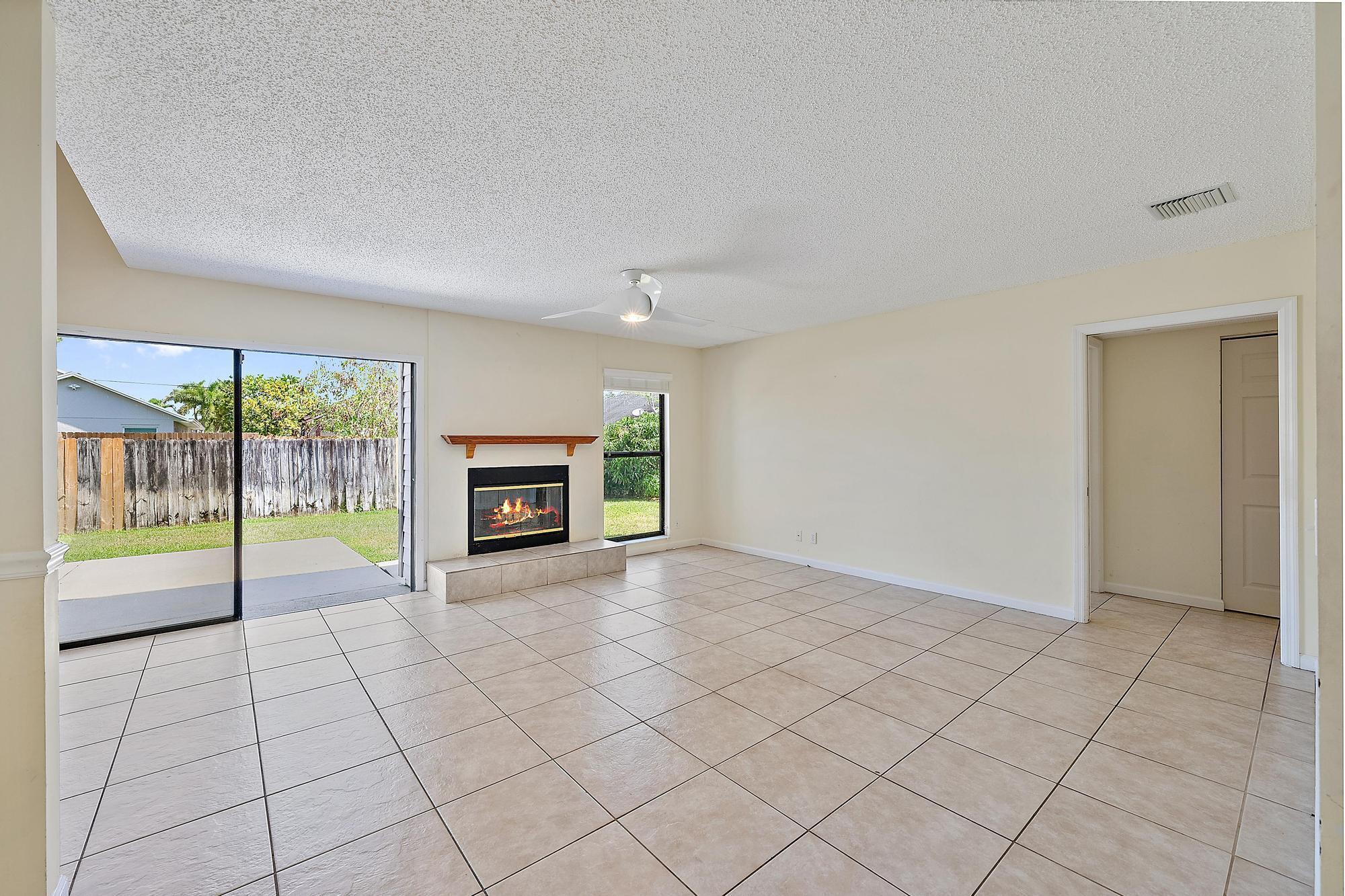 NORTH PALM BEACH HEIGHTS SEC 3 - Residential