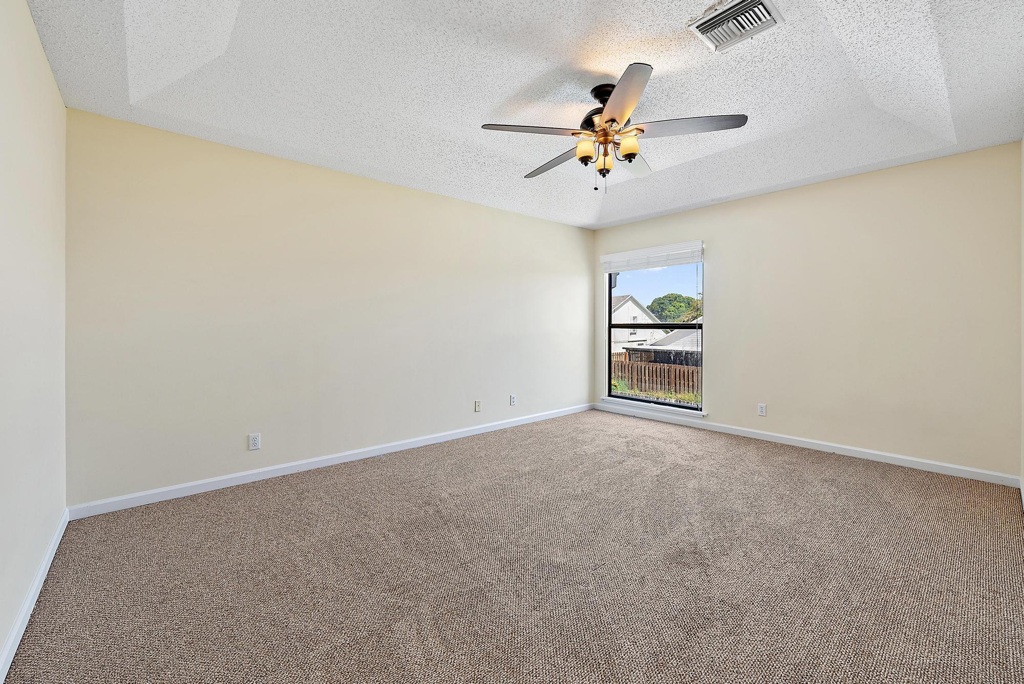 NORTH PALM BEACH HEIGHTS SEC 3 - Residential