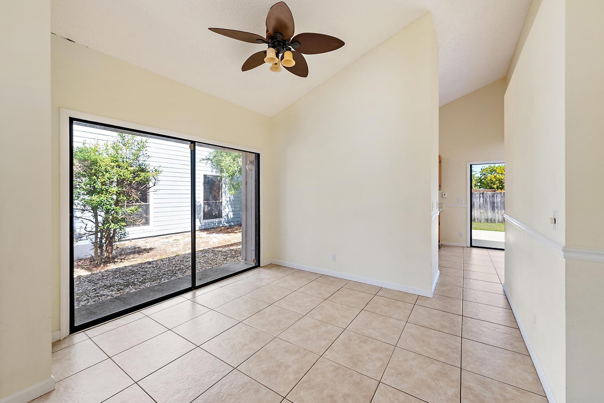 NORTH PALM BEACH HEIGHTS SEC 3 - Residential