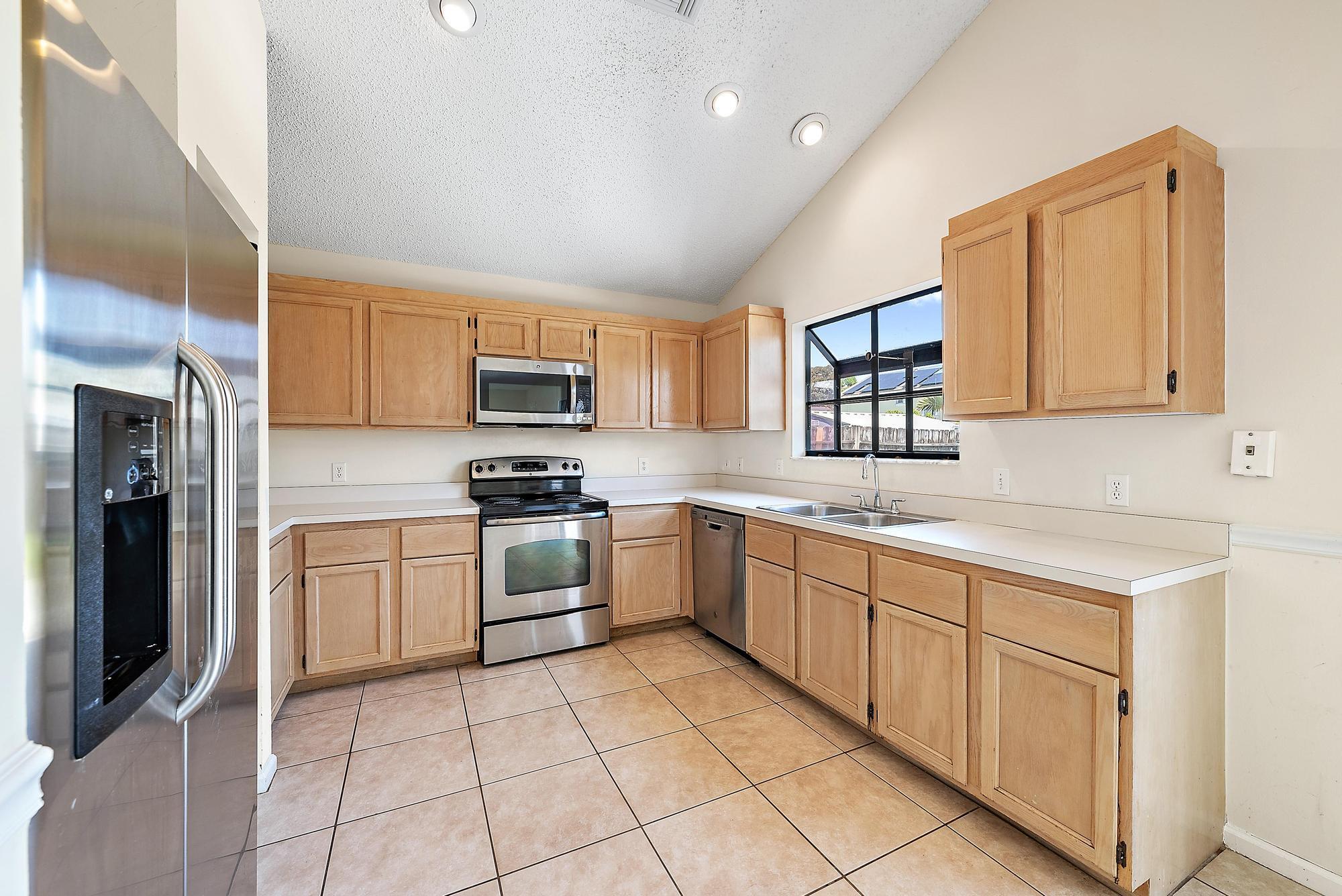 NORTH PALM BEACH HEIGHTS SEC 3 - Residential