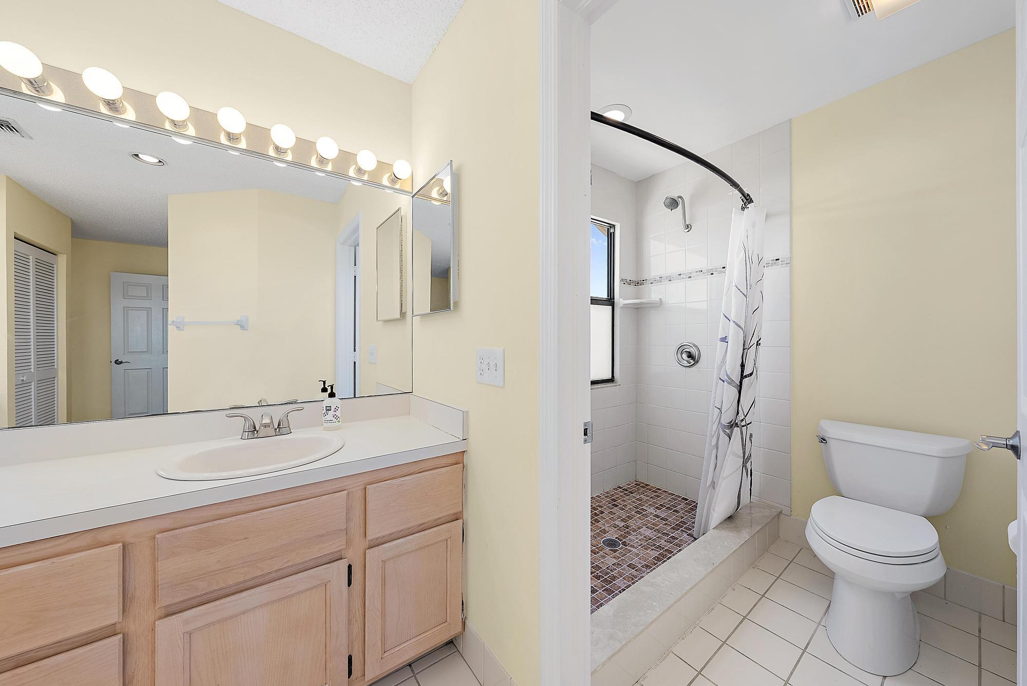 NORTH PALM BEACH HEIGHTS SEC 3 - Residential