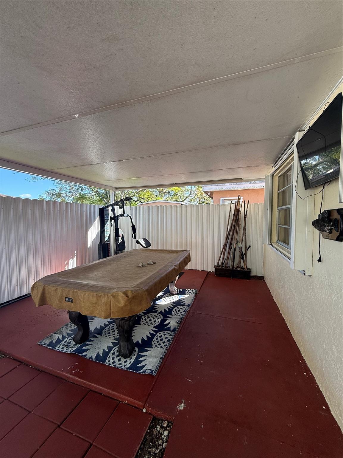 COUNTRY LAKE HOMES - Residential Lease