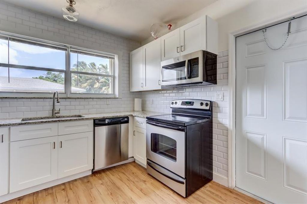 Photo of 1430 N J #2, Lake Worth Beach, FL 33460 (MLS # B26022016)