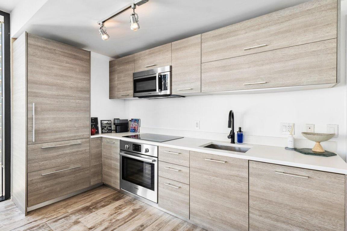 650 NE 32nd Street 1508