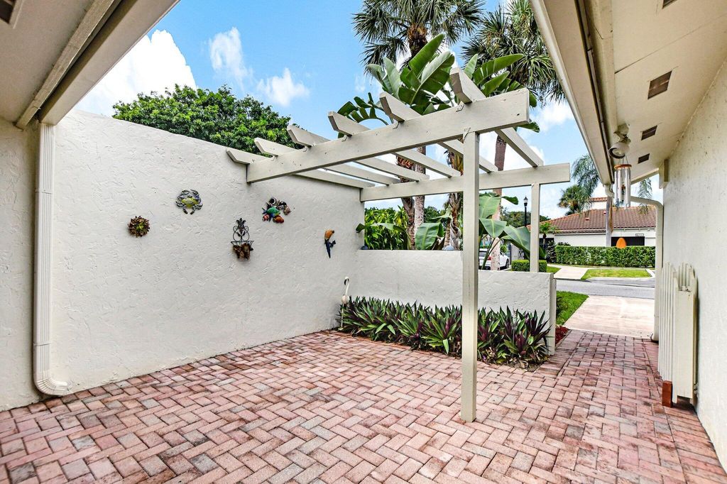 Photo of 6906 Escobar Court, Boca Raton, FL 33433 (MLS # R11013887)