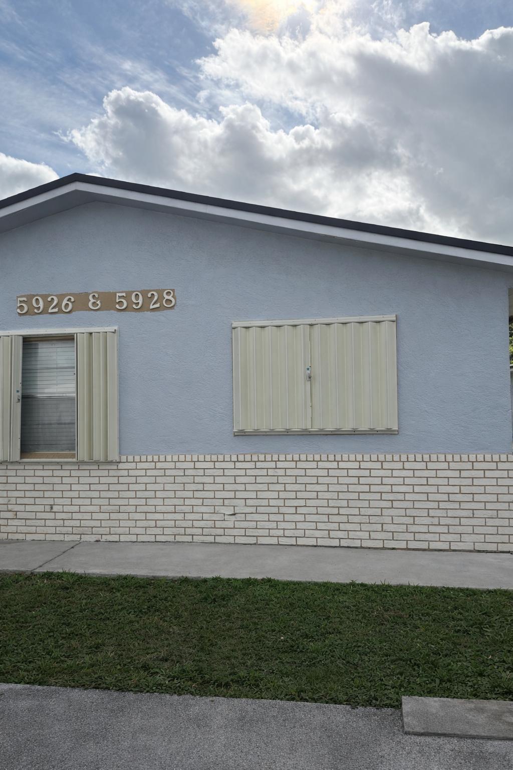 HOLLYWOOD BEACH GARDENS - Residential Lease