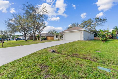 1658 SE Harp Ln Port St Lucie FL 34983