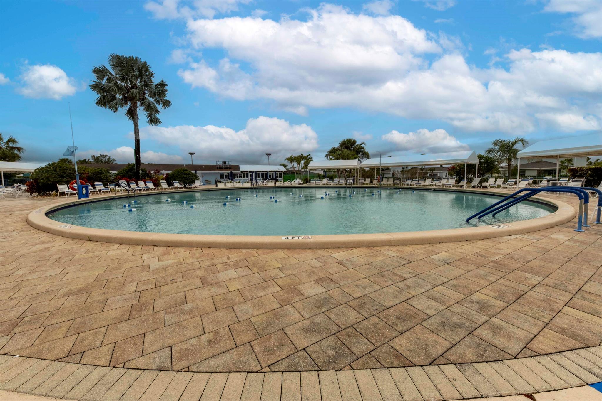 PALM GREENS - Residential