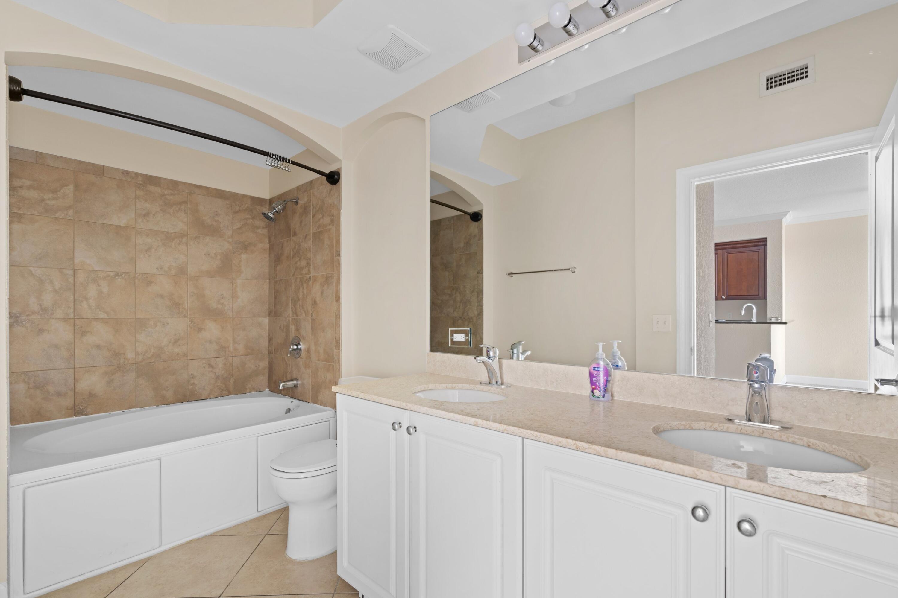 VIZCAYA LAKES CONDO - Residential
