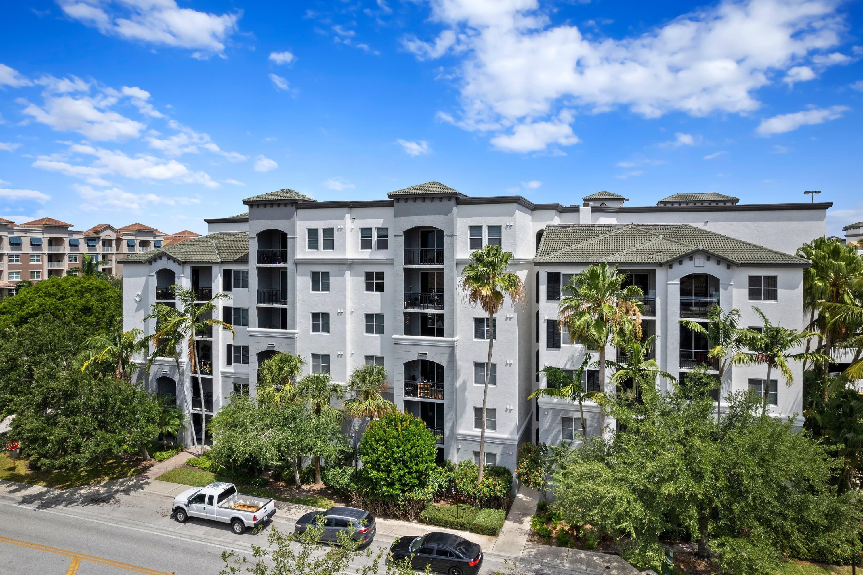 VIZCAYA LAKES CONDO - Residential