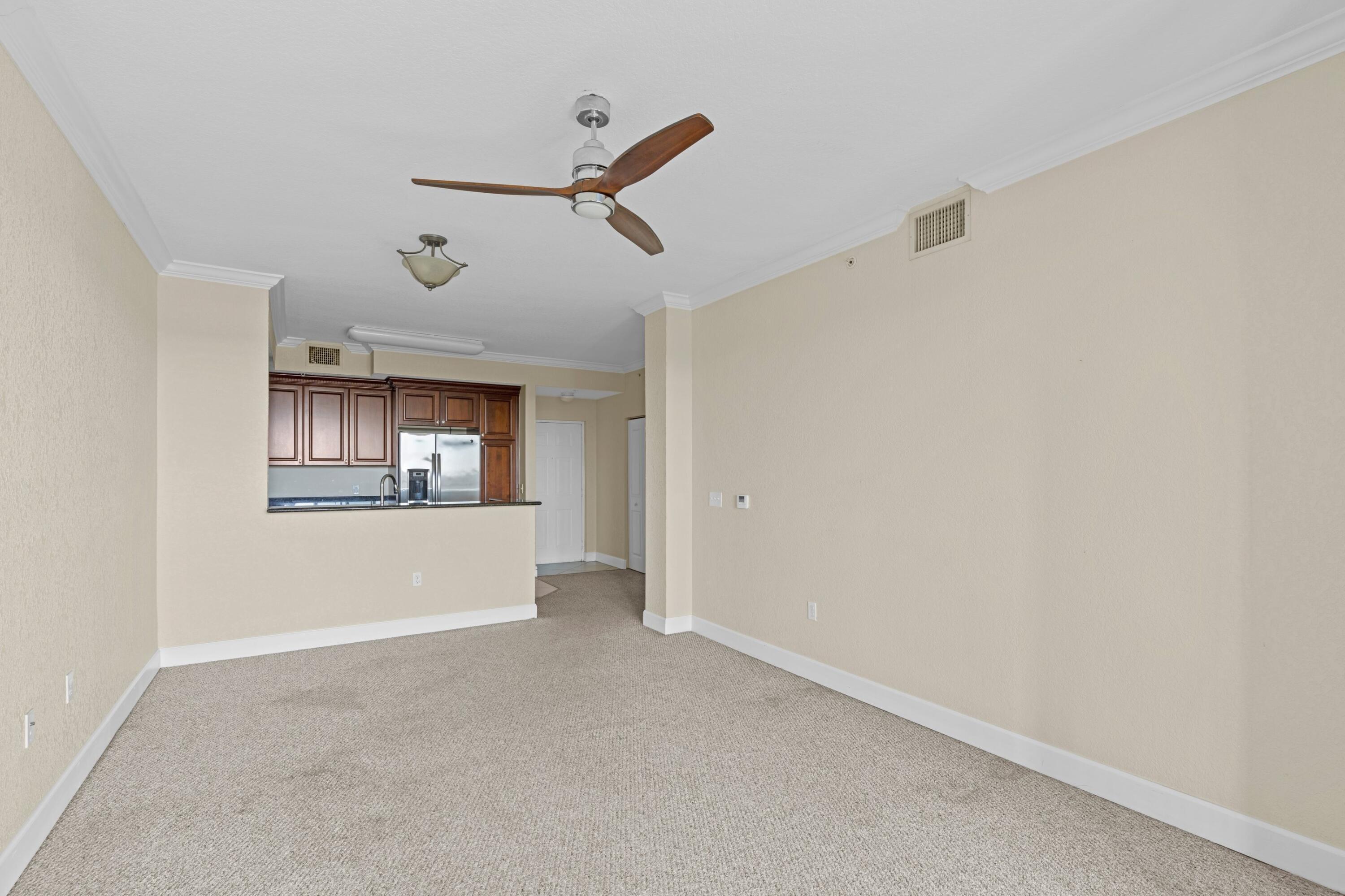 VIZCAYA LAKES CONDO - Residential