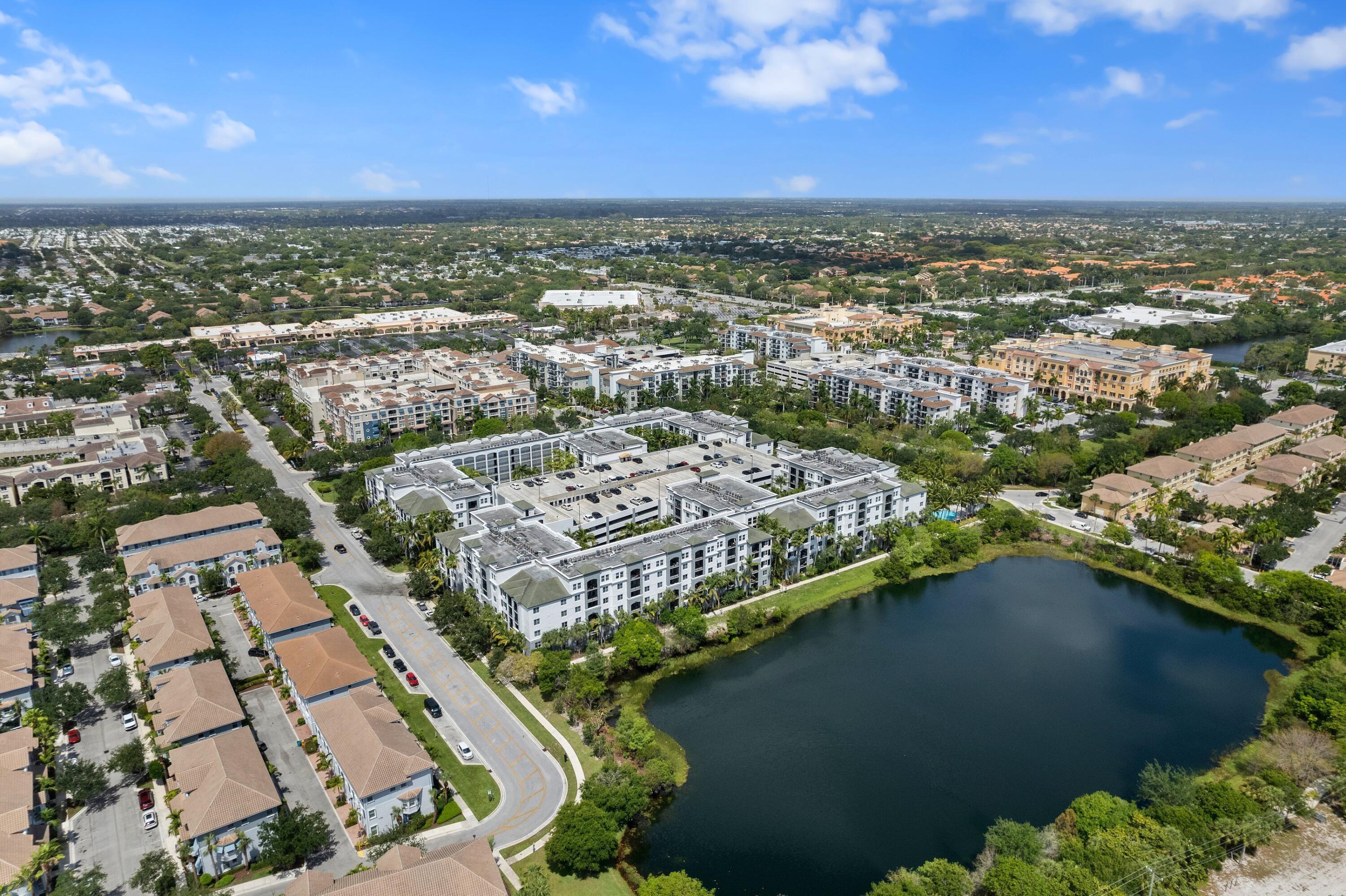 VIZCAYA LAKES CONDO - Residential