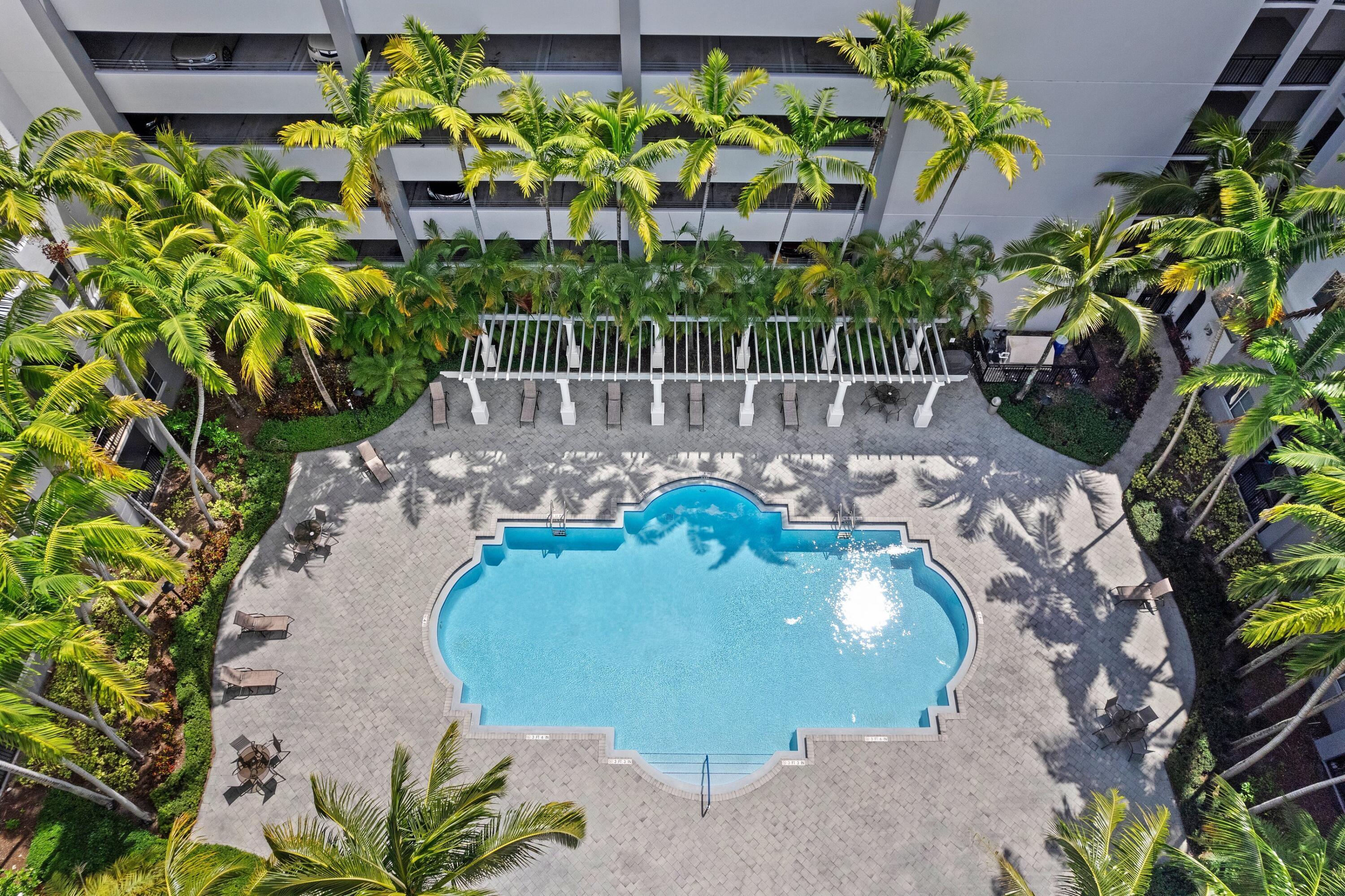 VIZCAYA LAKES CONDO - Residential