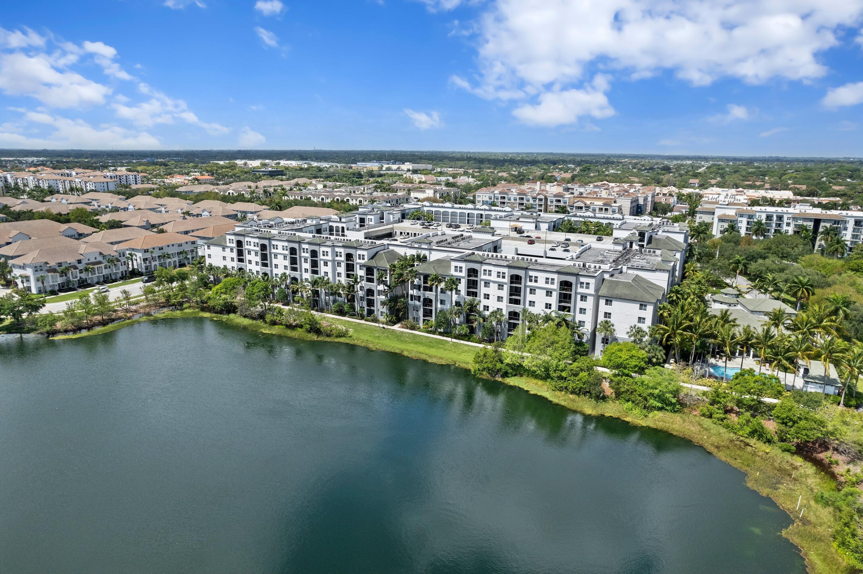 VIZCAYA LAKES CONDO - Residential