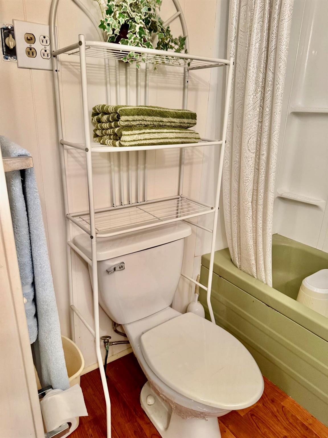 NORTHERN PINES MOBILE HOM - Residential