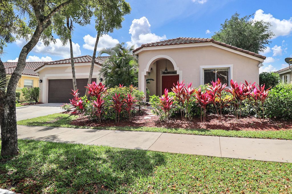 Photo of 1968 Water Ridge Drive, Weston, FL 33326 (MLS # B26015313)