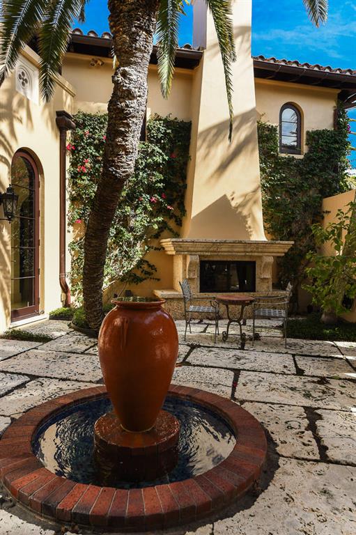 ADAMS CIRCLE - Residential