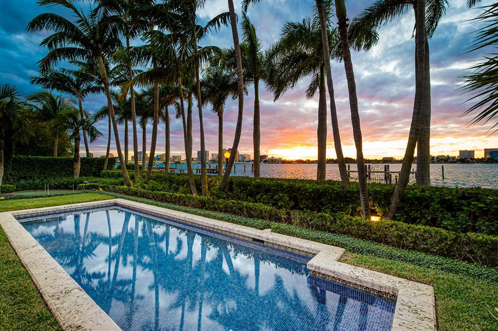 ADAMS CIRCLE - Residential