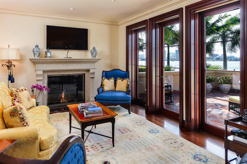 ADAMS CIRCLE - Residential