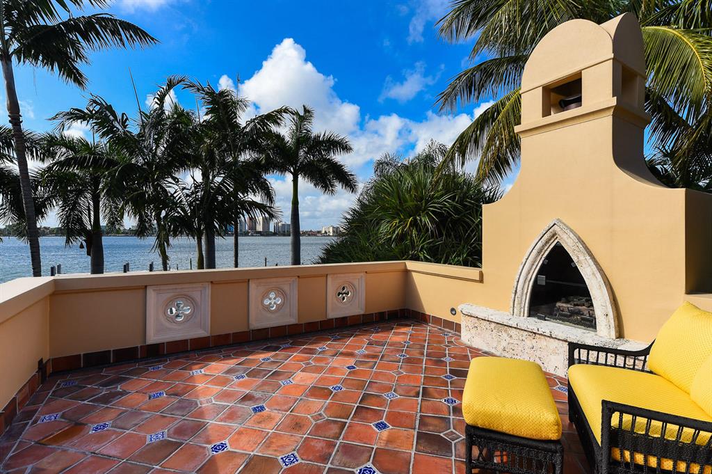 ADAMS CIRCLE - Residential