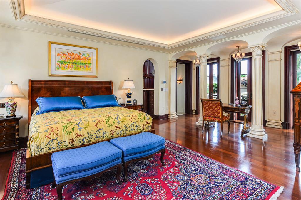 ADAMS CIRCLE - Residential