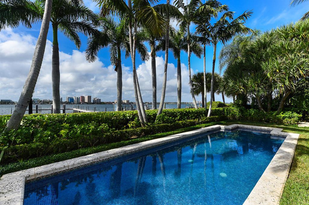 ADAMS CIRCLE - Residential