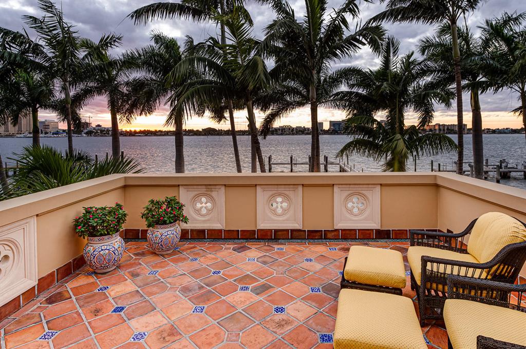 ADAMS CIRCLE - Residential