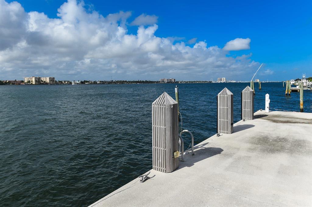 ADAMS CIRCLE - Residential