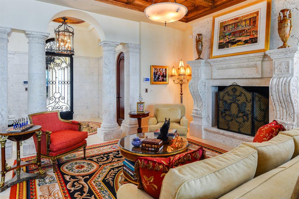 ADAMS CIRCLE - Residential