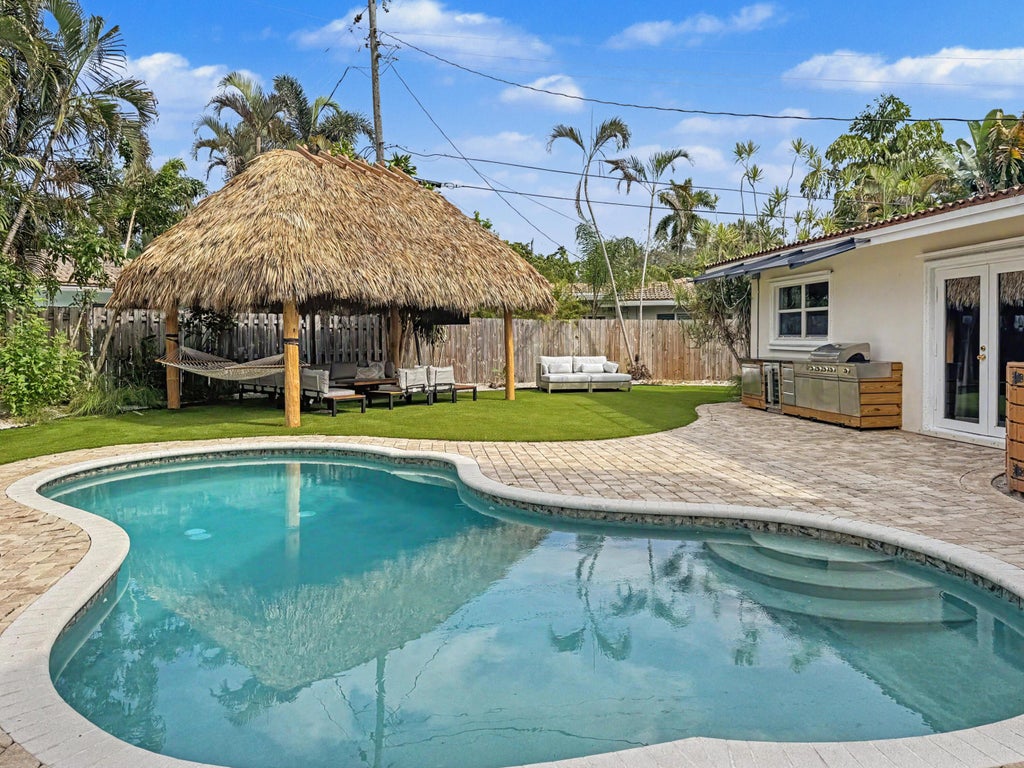 Photo of 2836 NW 11TH Avenue, Wilton Manors, FL 33311 (MLS # B26072603)