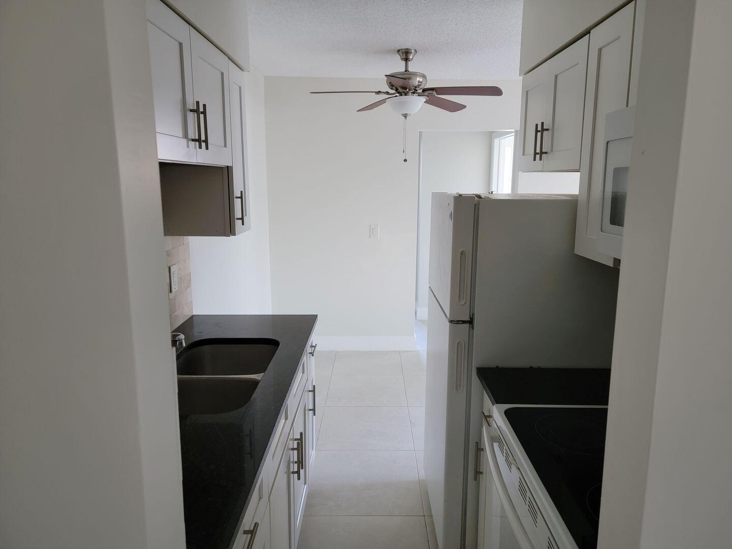 620 S Broadway 9