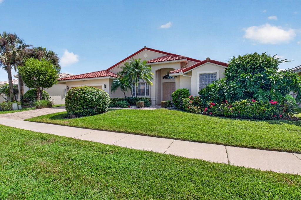 Photo of 6802 Treves Way, Boynton Beach, FL 33437 (MLS # B26084870)
