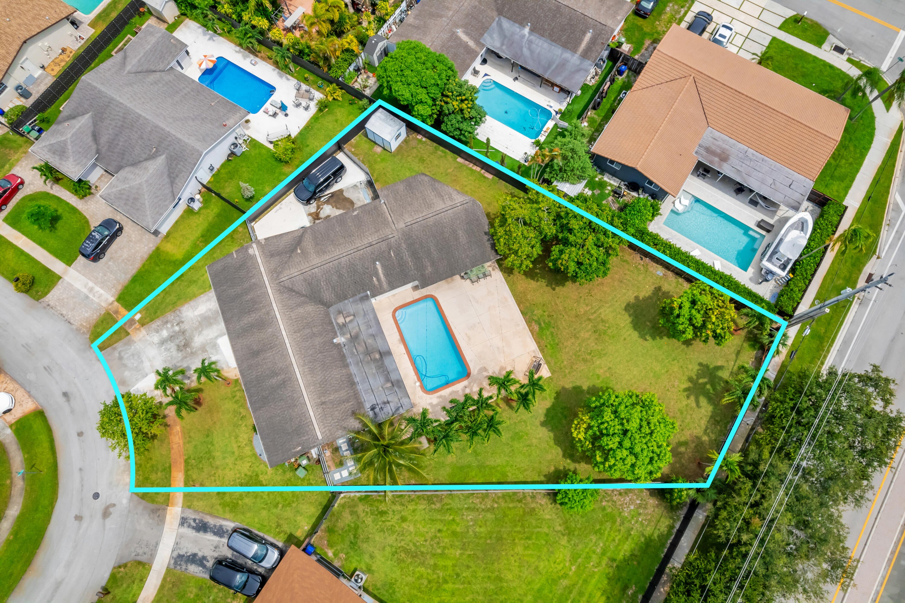 8880 NW 7TH Street, Pembroke Pines FL 33024