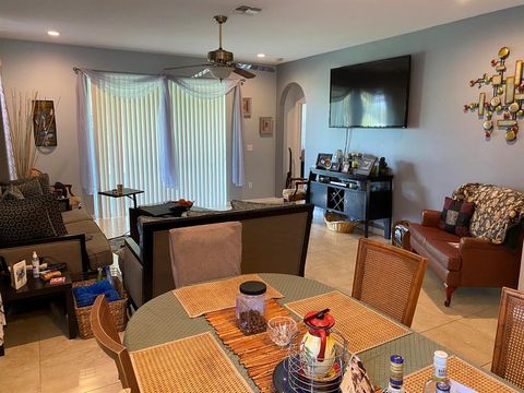 A home in Port Saint Lucie