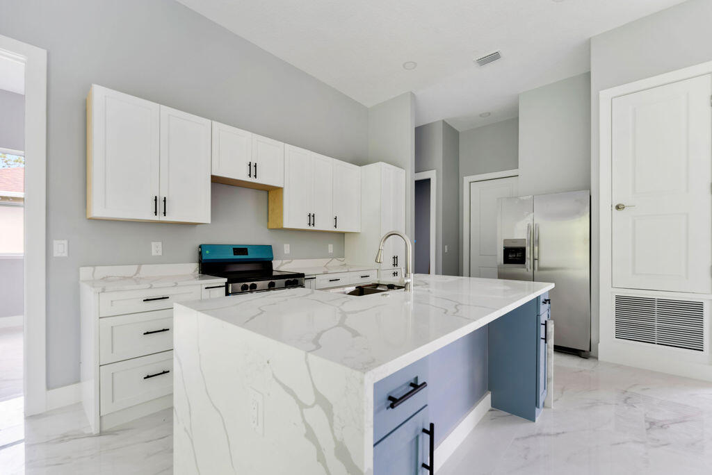 RIVER PLACE ON THE ST LUC - Residential