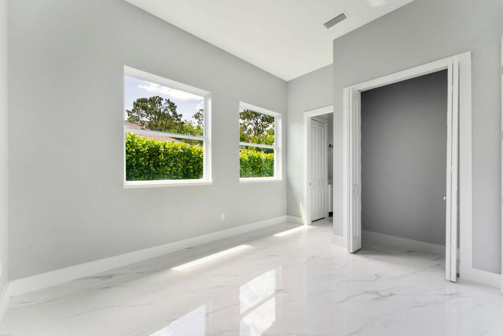 RIVER PLACE ON THE ST LUC - Residential