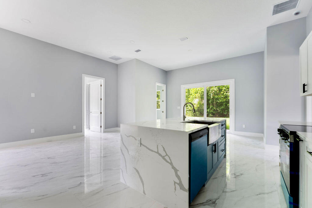 RIVER PLACE ON THE ST LUC - Residential