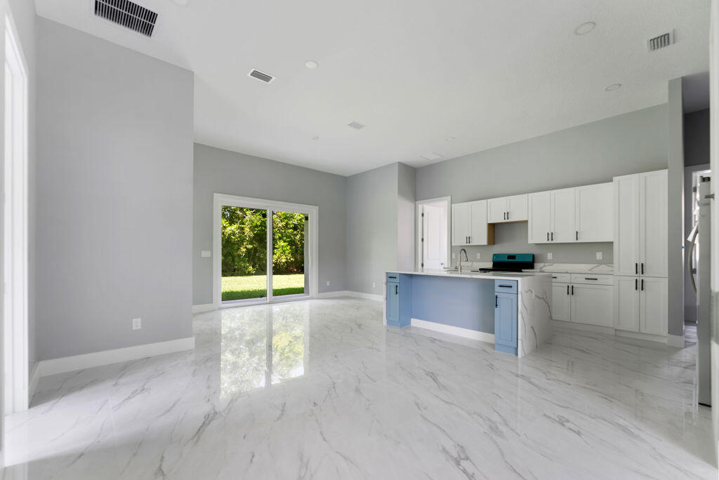 RIVER PLACE ON THE ST LUC - Residential