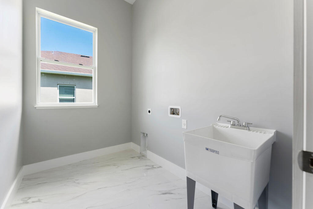 RIVER PLACE ON THE ST LUC - Residential