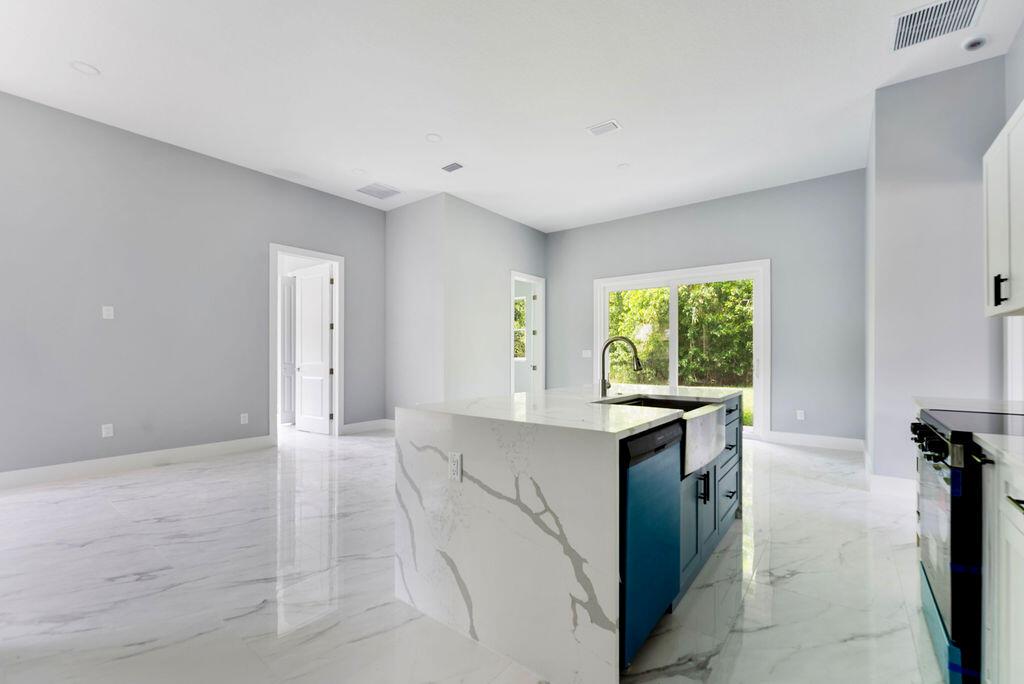 RIVER PLACE ON THE ST LUC - Residential