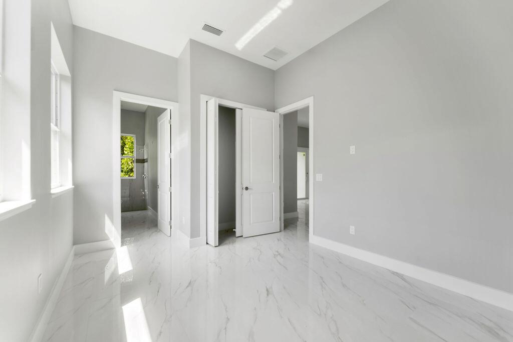 RIVER PLACE ON THE ST LUC - Residential