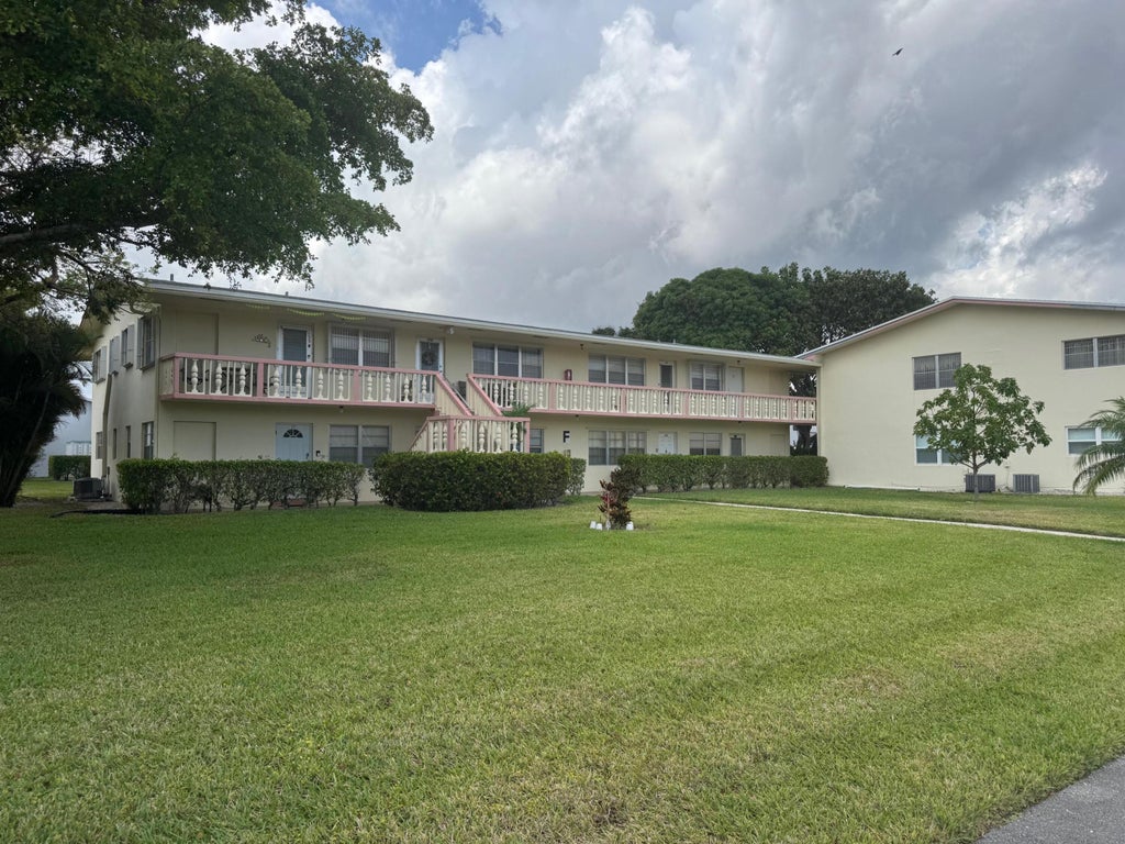 Photo of 122 Easthampton F, West Palm Beach, FL 33417 (MLS # R11082428)